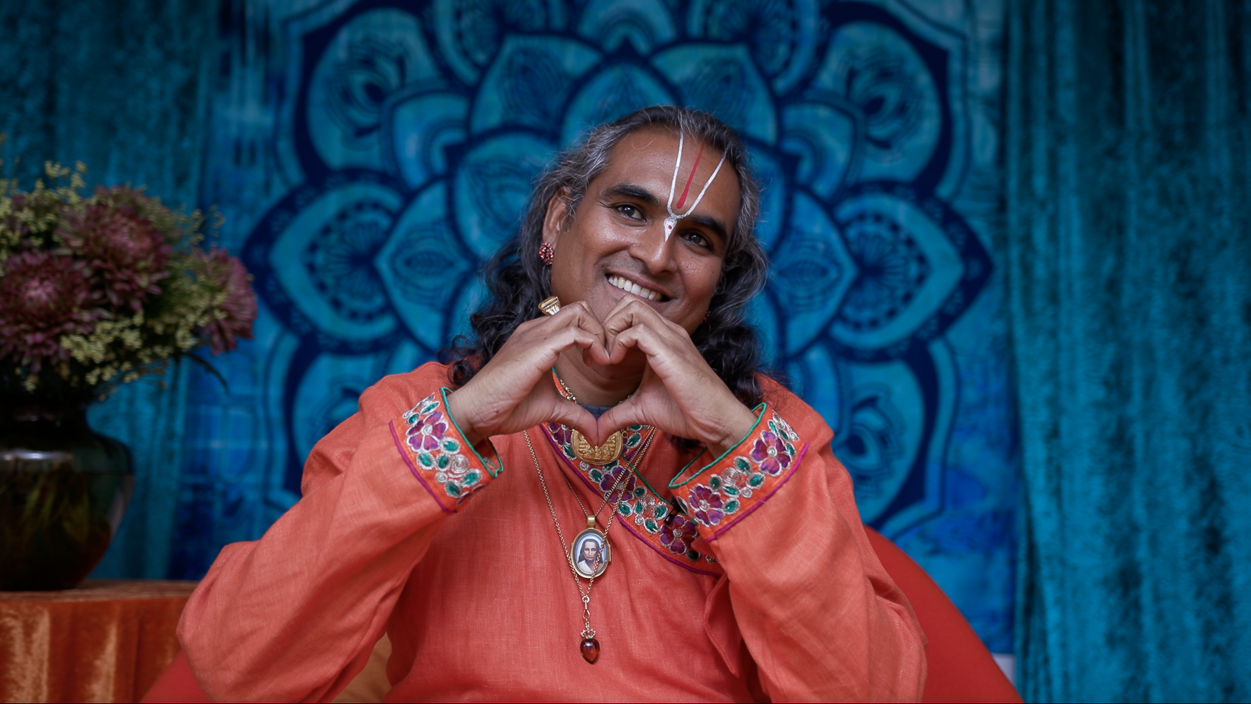 OnlineDarshan-Guruji_blue_heart_resized
